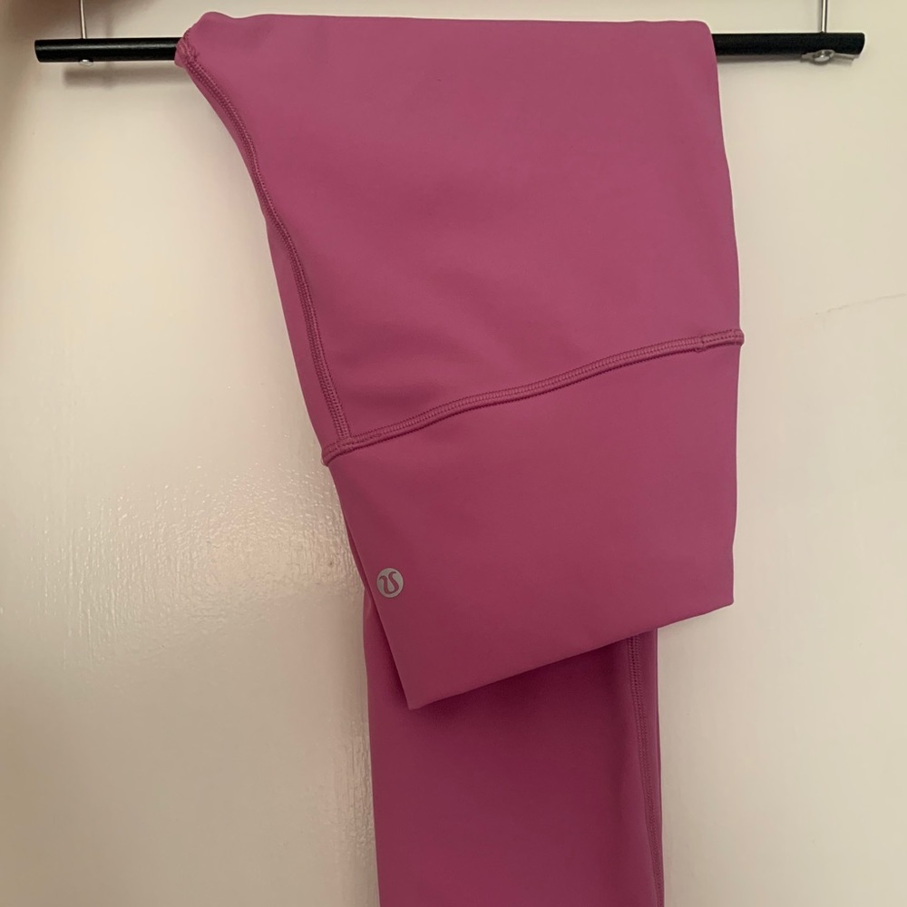 Lululemon Magenta Leggings- Size 6